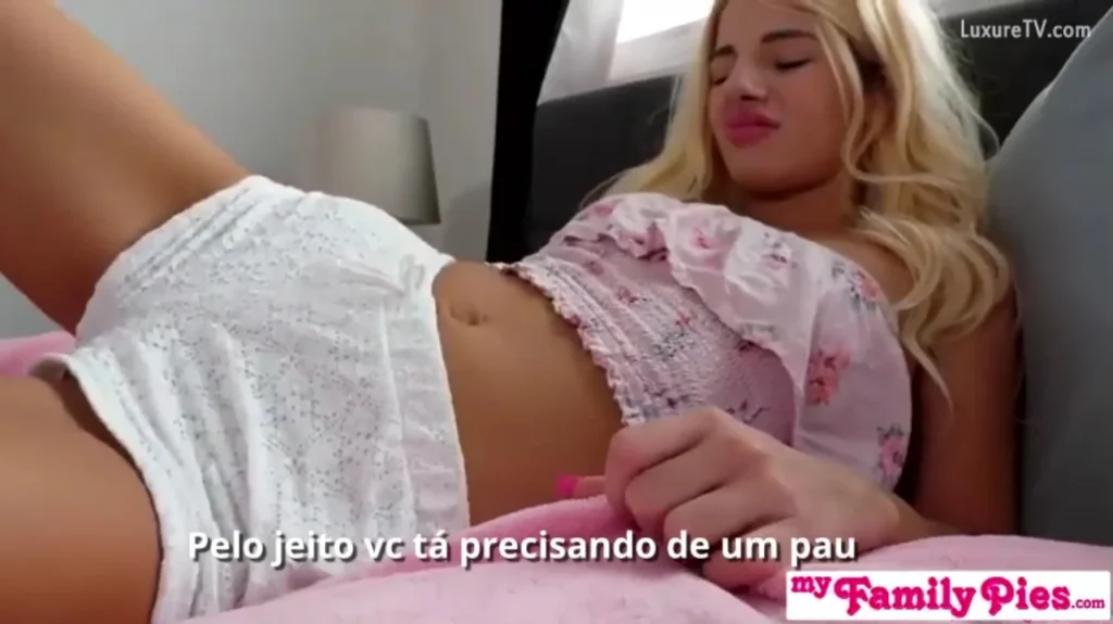 Incesto porno legendado: Ajudando a irmã ninfomaníaca