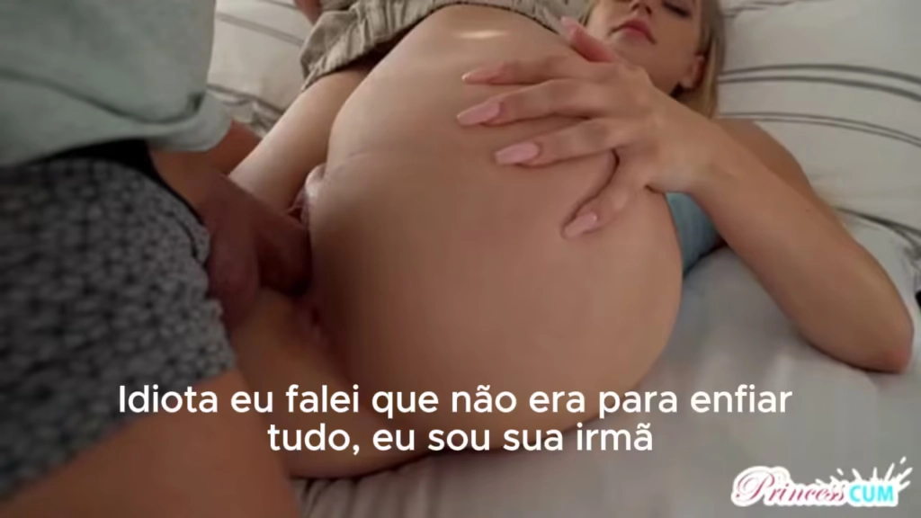 Porn legendado: Irmã ajudando o irmão punheteiro