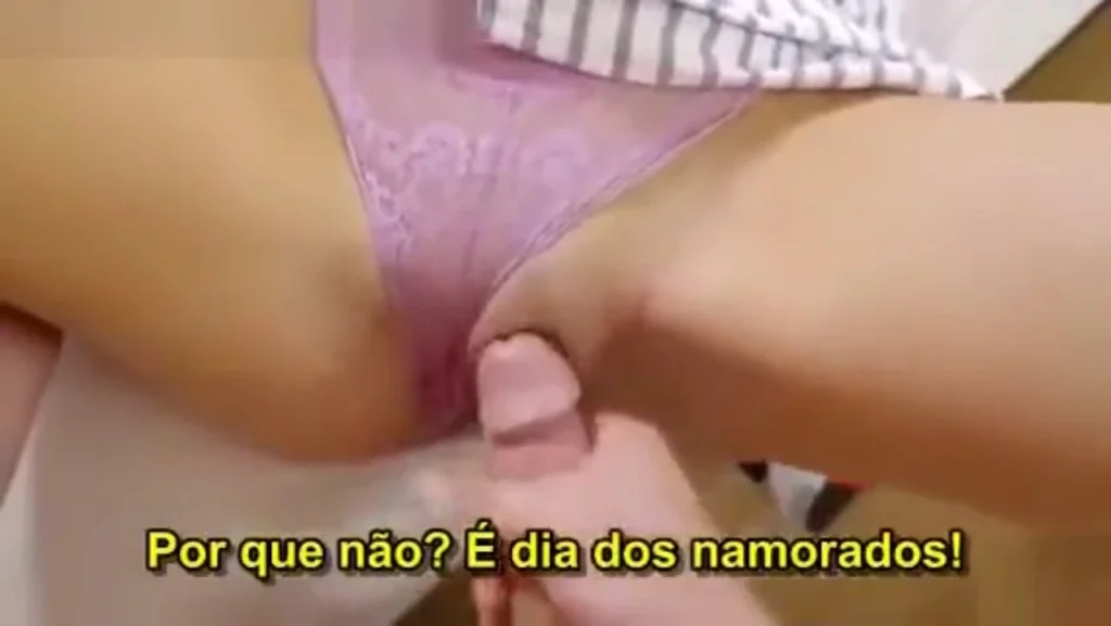 Irmã ganha de presente o pau do irmão - Incesto Legendado