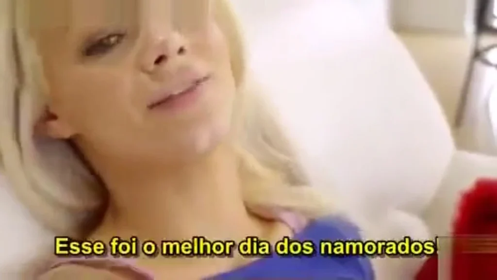 Irmã ganha de presente o pau do irmão - Incesto Legendado