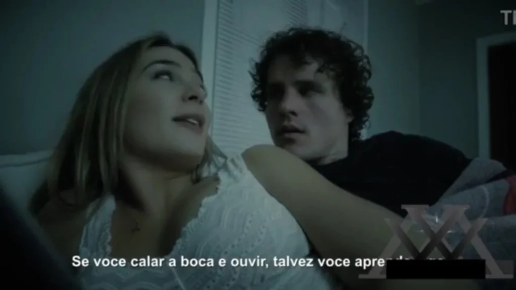 Porno Incesto Legendado: Irmã Loira se Masturba e o Irmão Não Resiste